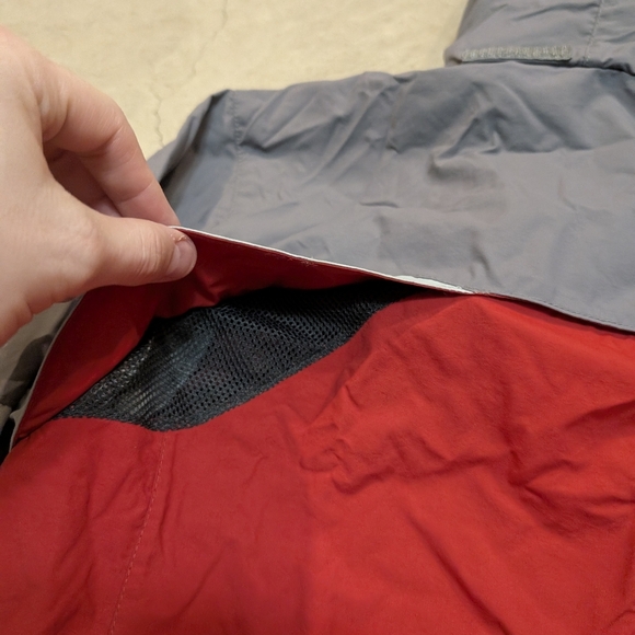 The North Face Hydrenalite Boys L Red and Gray Jacket - Picture 7 of 10